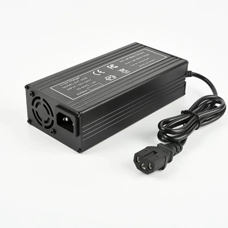 リチウム電池充電器,60V,67.2V,5a,gx16コネク - 84V 20A Smart Charger のレビューと価格
